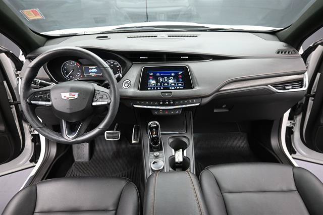 Used 2023 Cadillac XT4 Sport w/ Cold Weather Package FWD image 12