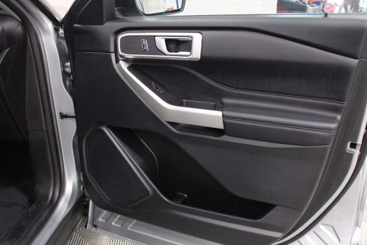 Used 2023 Ford Explorer XLT w/ Equipment Group 202A image 21