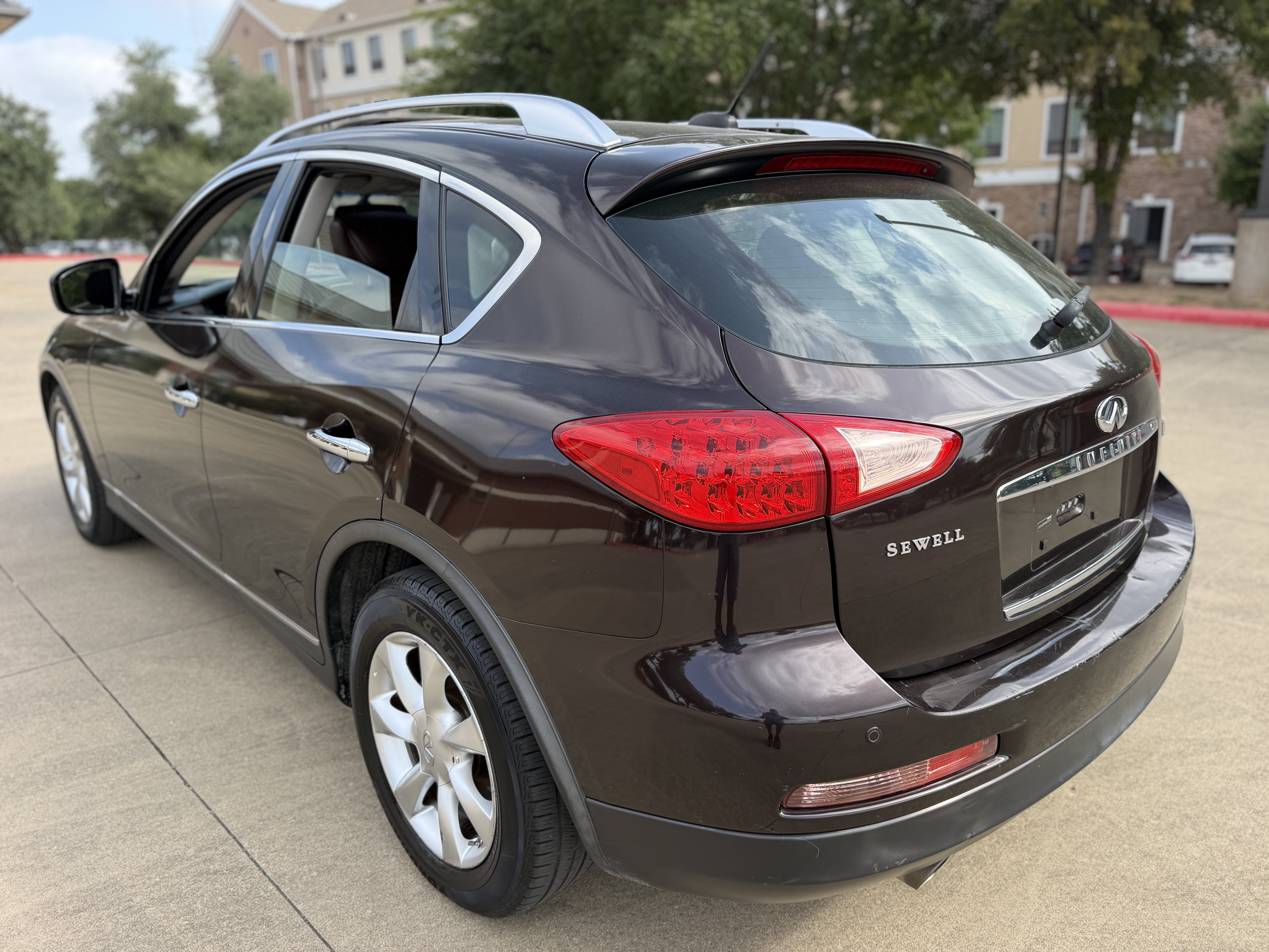 Used 2010 INFINITI EX35 Journey RWD image 5