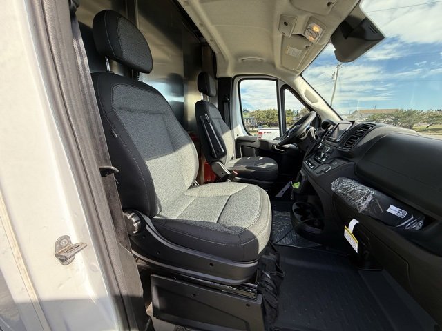 Used 2025 RAM ProMaster 2500 w/ Convenience Group image 10
