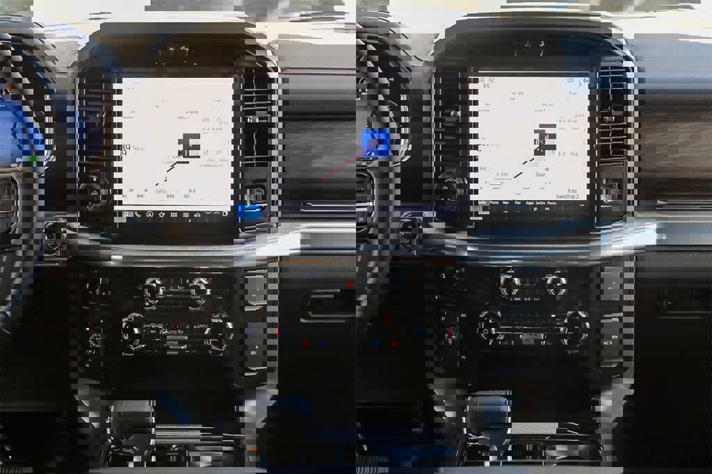 New 2025 Ford F150 Lariat w/ Equipment Group 501A Mid image 13