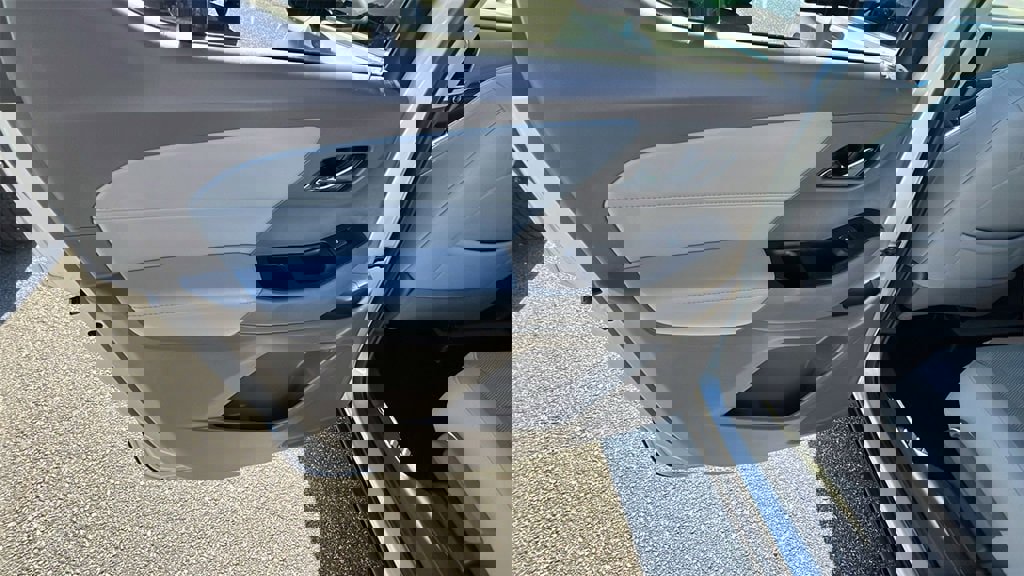 Used 2021 Chevrolet Traverse LT image 21