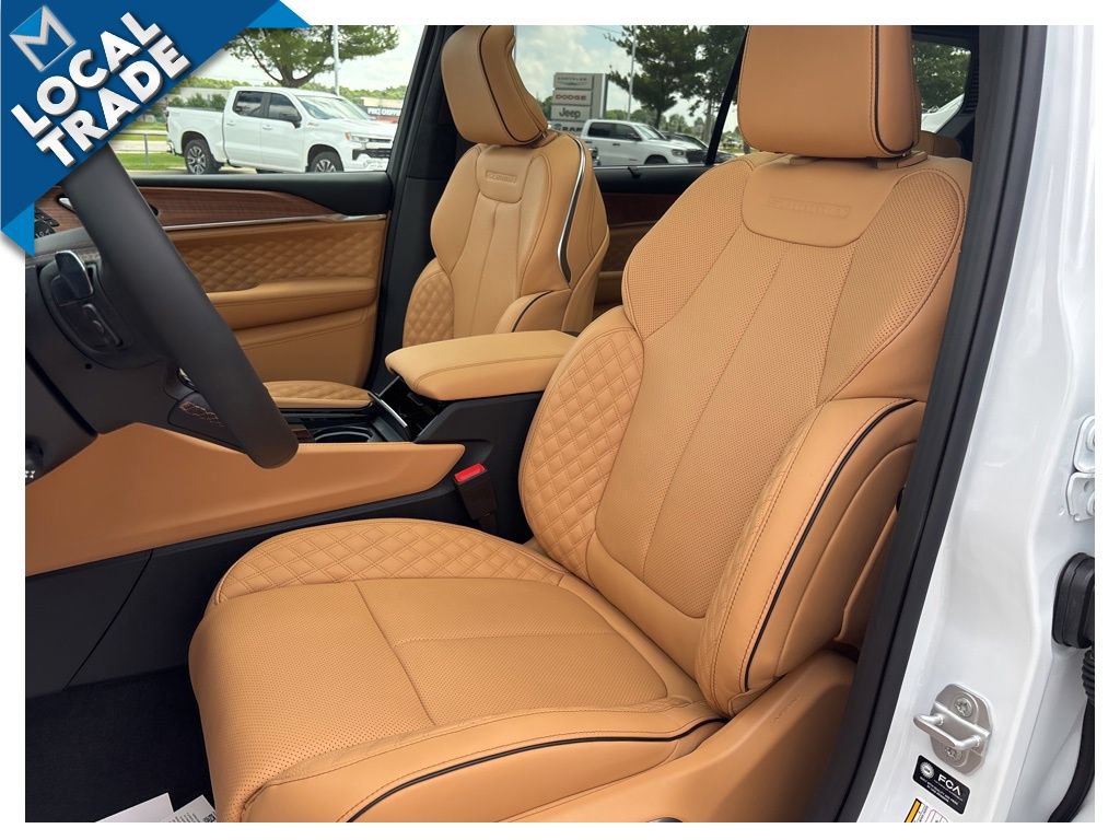 Used 2026 Jeep Grand Cherokee L Summit w/ Advanced Protech Group IV AWD/4WD image 60