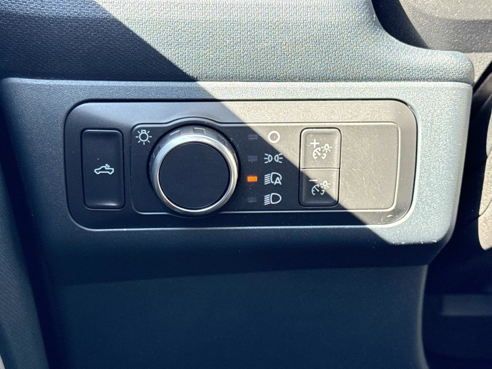 Used 2022 Ford Maverick Lariat image 12