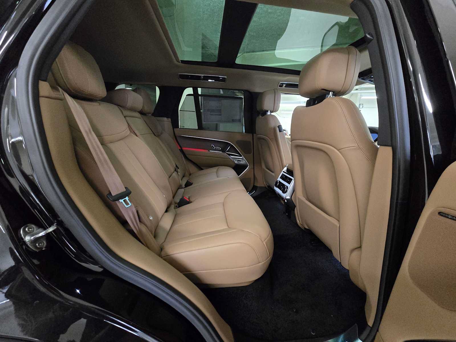 New 2026 Land Rover Range Rover SE AWD/4WD image 12