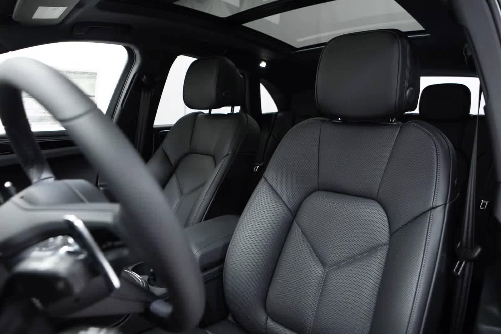 Certified 2026 Porsche Macan image 5