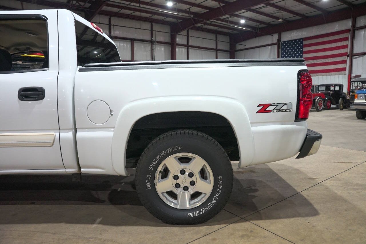 Used 2006 Chevrolet Silverado 1500 LT w/ Light Duty Power Package AWD/4WD image 5