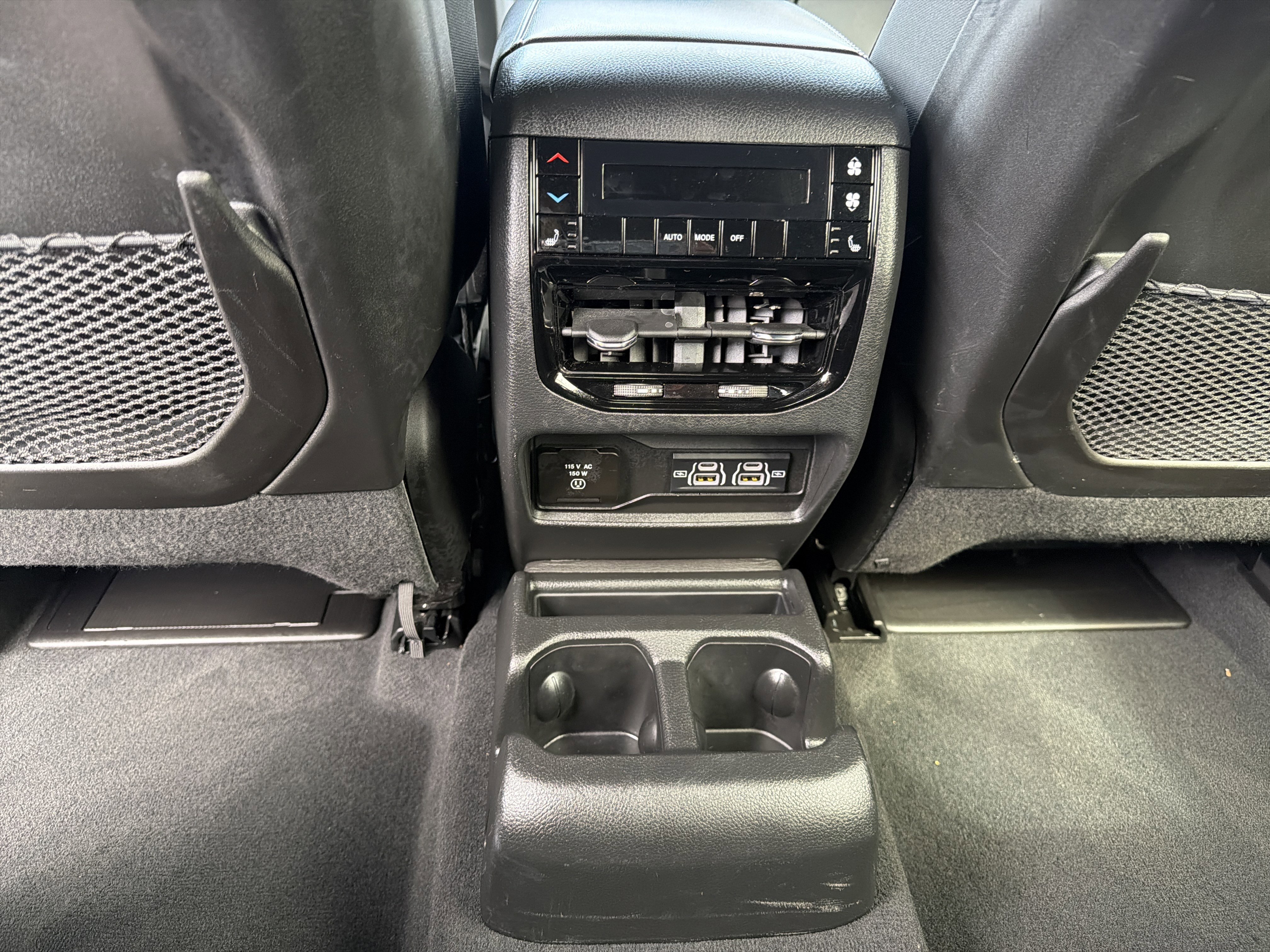 Certified 2024 Jeep Grand Cherokee L Limited w/ Luxury Tech Group II image 13