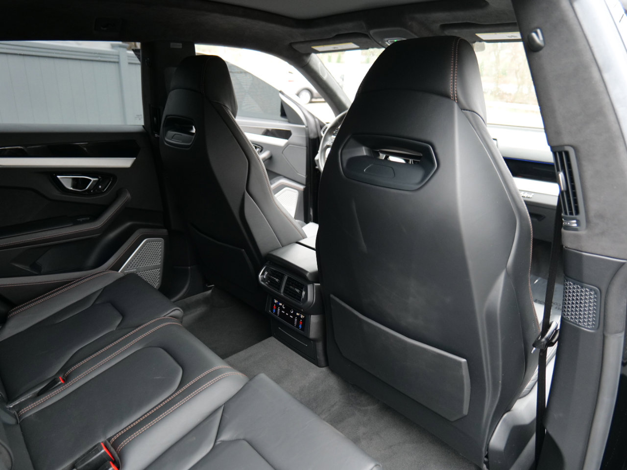 Used 2021 Lamborghini Urus image 45