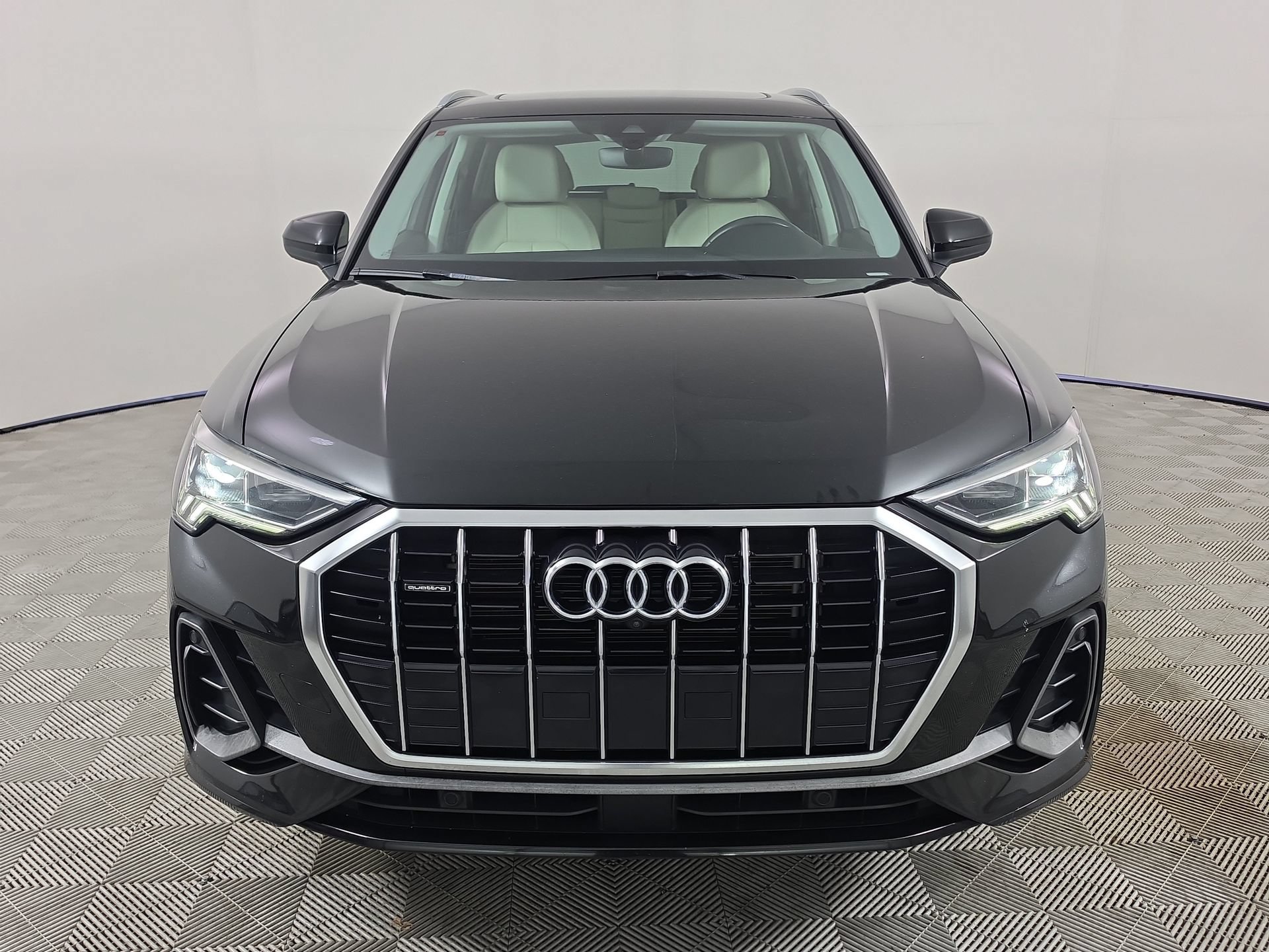 Certified 2022 Audi Q3 2.0T Premium Plus w/ Premium Plus Package AWD/4WD image 2