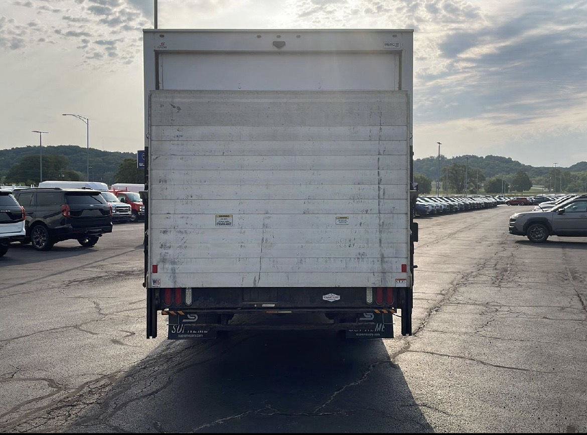 Used 2021 Chevrolet Express 4500 Extended w/ Power Convenience Package RWD image 4