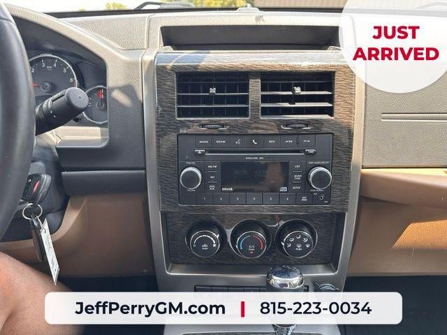 Used 2011 Jeep Liberty Limited AWD/4WD image 17