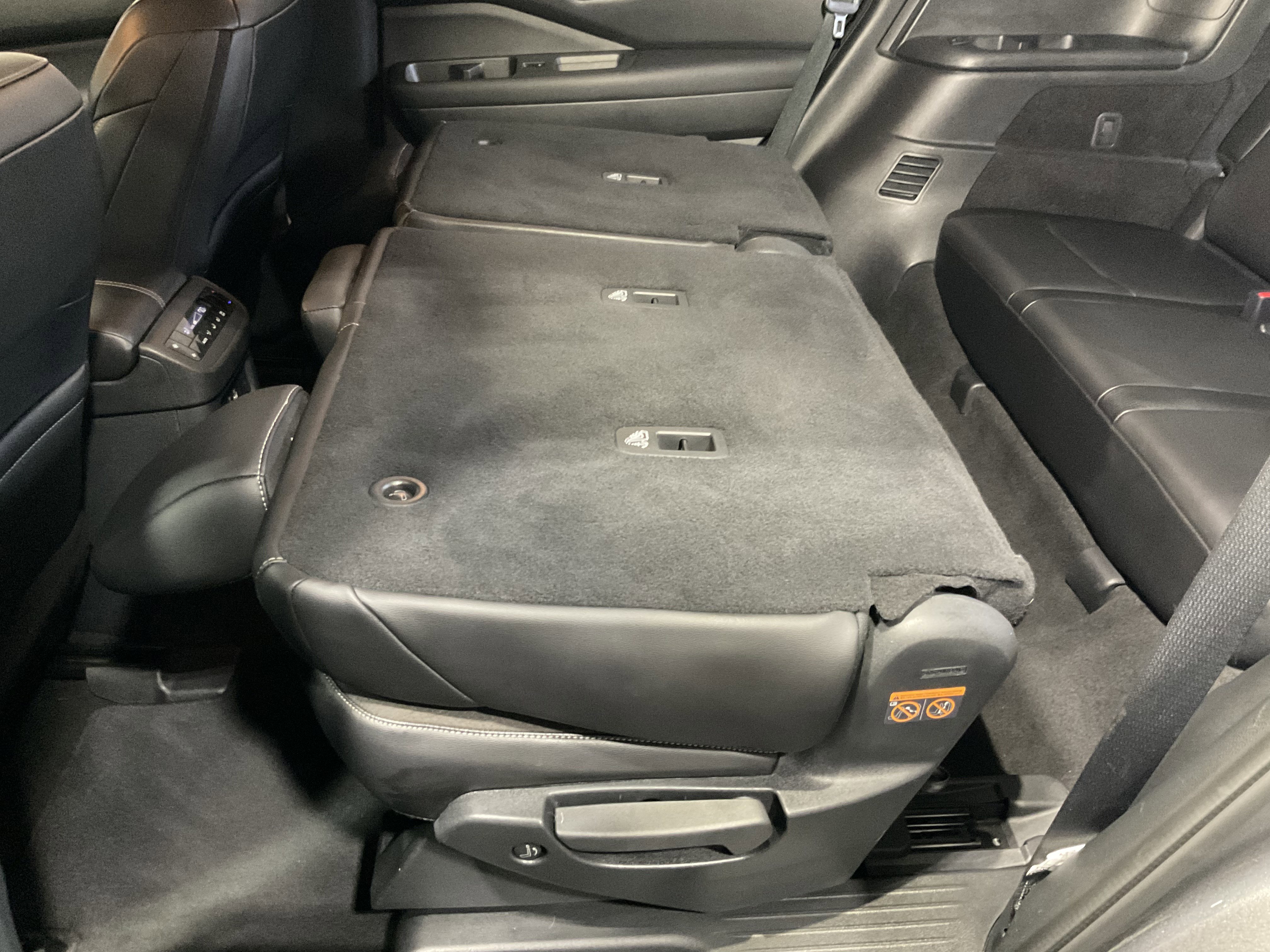 Used 2025 Nissan Pathfinder SL image 42