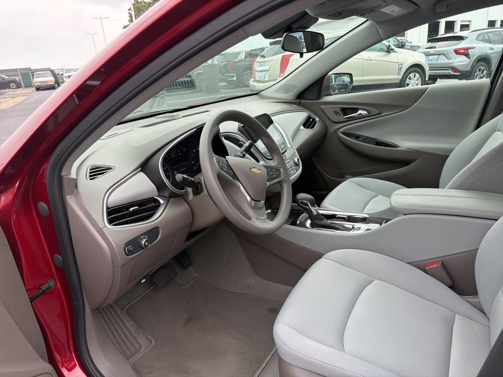 Used 2025 Chevrolet Malibu LT FWD image 10