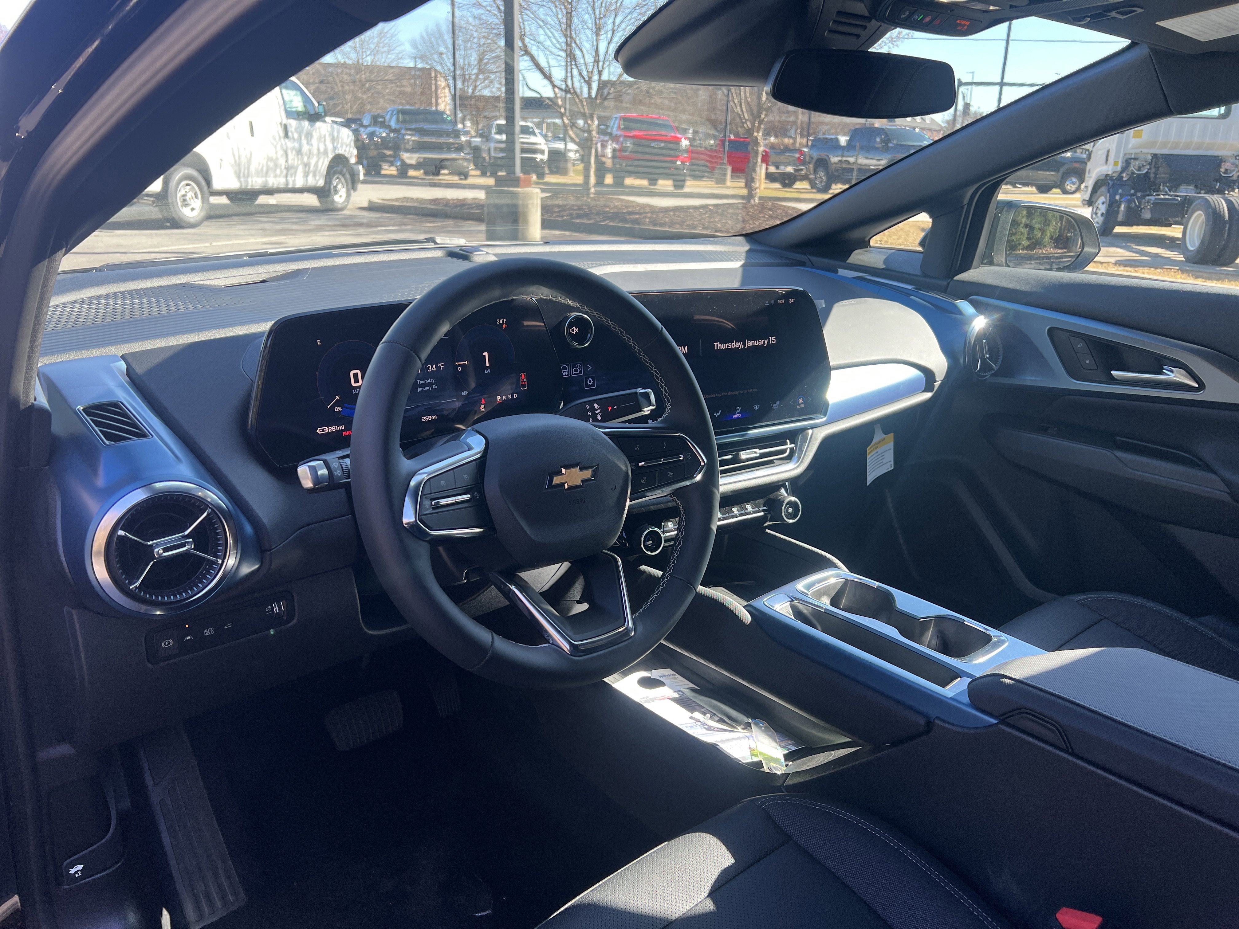 New 2026 Chevrolet Equinox EV LT AWD/4WD image 17