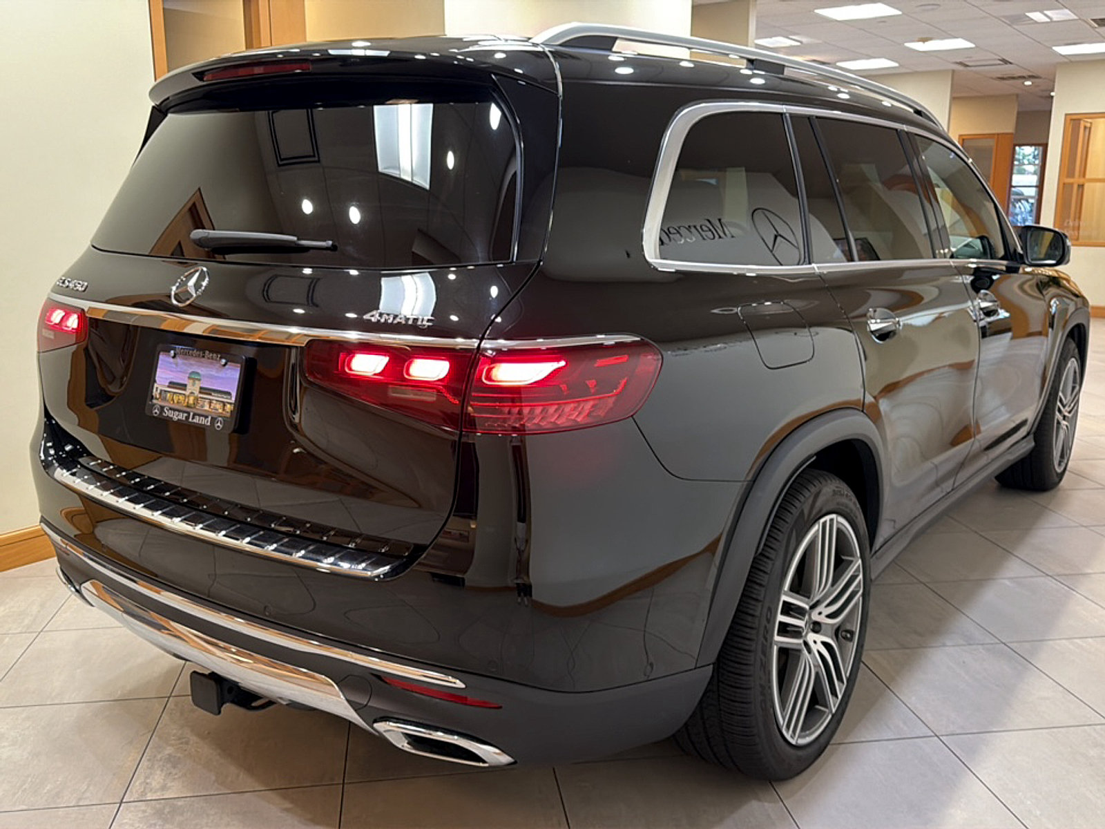 Used 2025 Mercedes-Benz GLS 450 4MATIC image 6