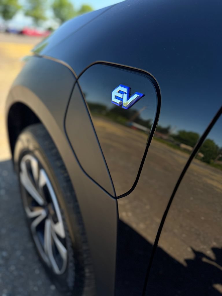 Certified 2023 Subaru Solterra AWD image 36