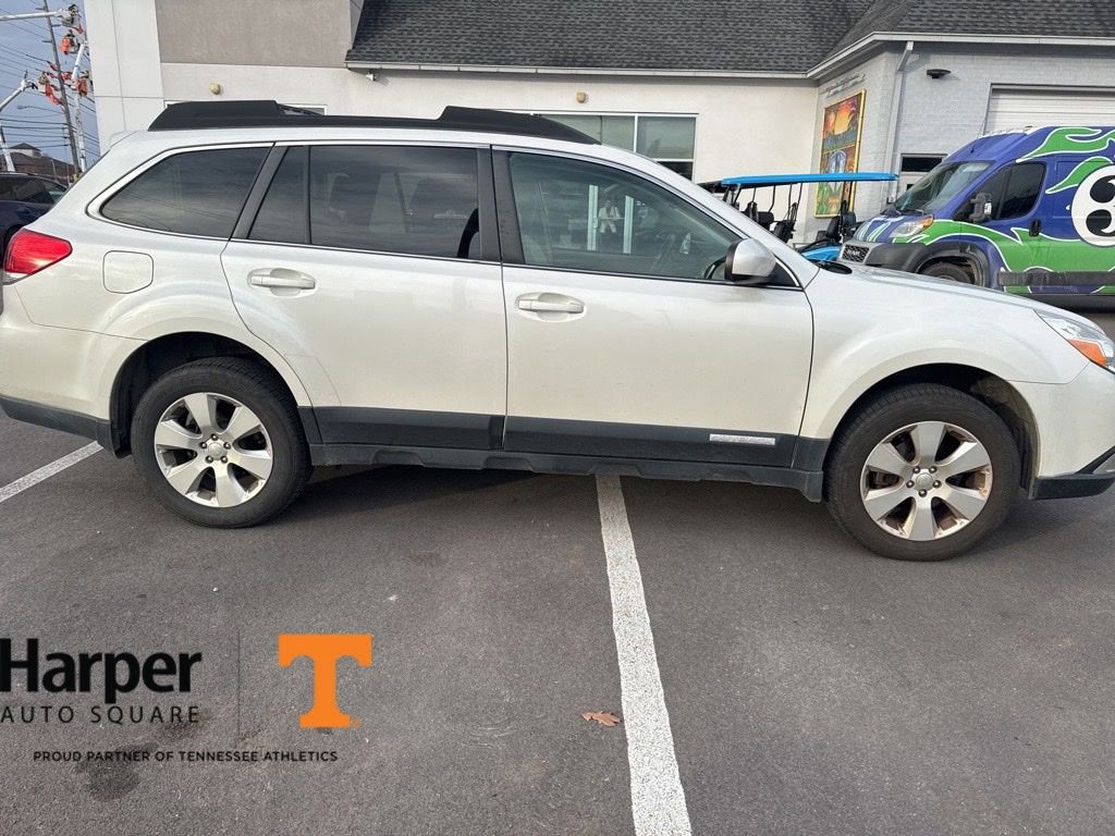 Used 2011 Subaru Outback 2.5i Premium image 6