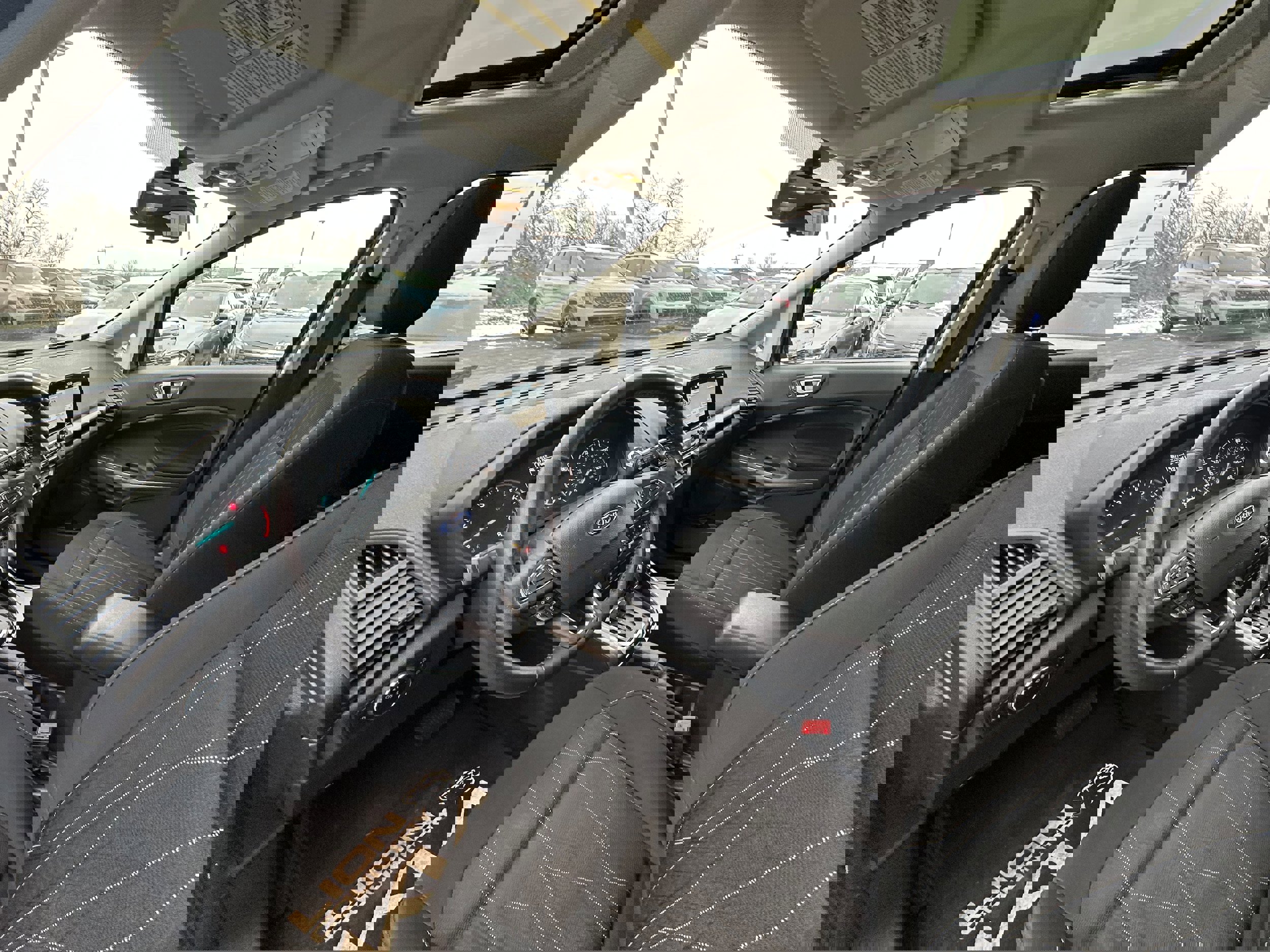 Used 2018 Ford EcoSport SE image 28