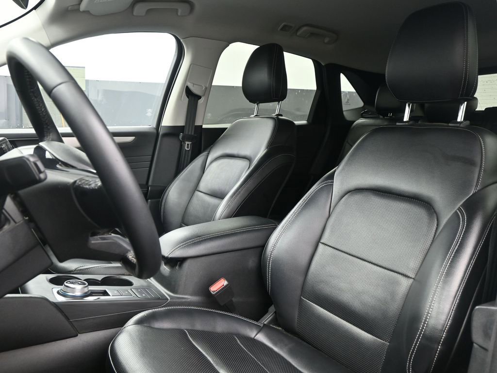 Used 2022 Ford Escape SEL image 3