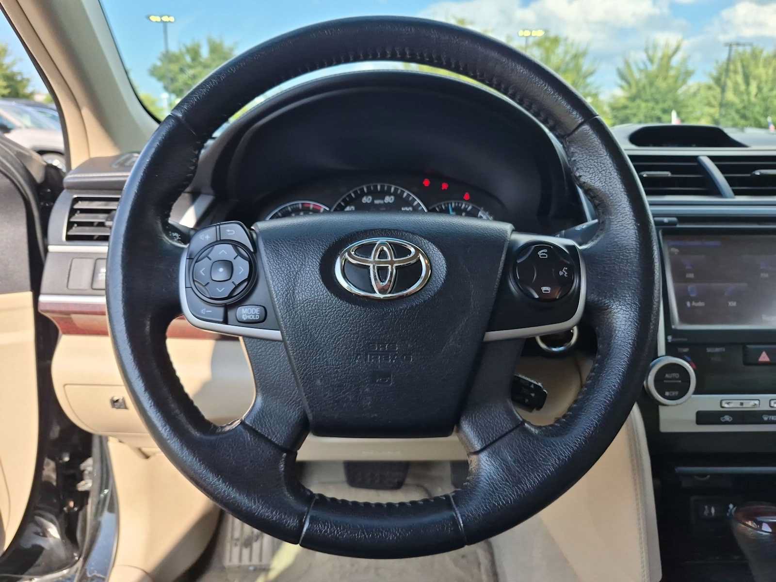 Used 2014 Toyota Camry XLE w/ Convenience Package FWD image 22
