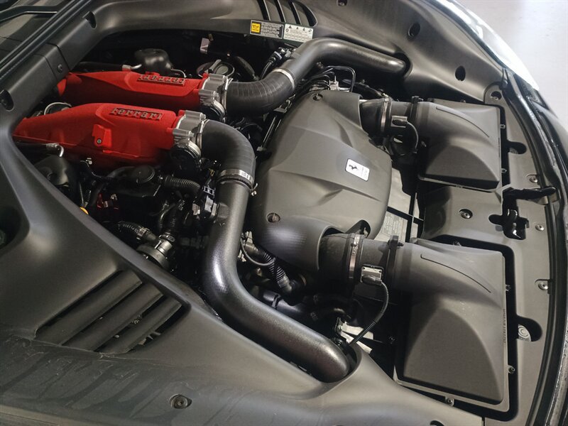 Used 2018 Ferrari California T RWD image 37