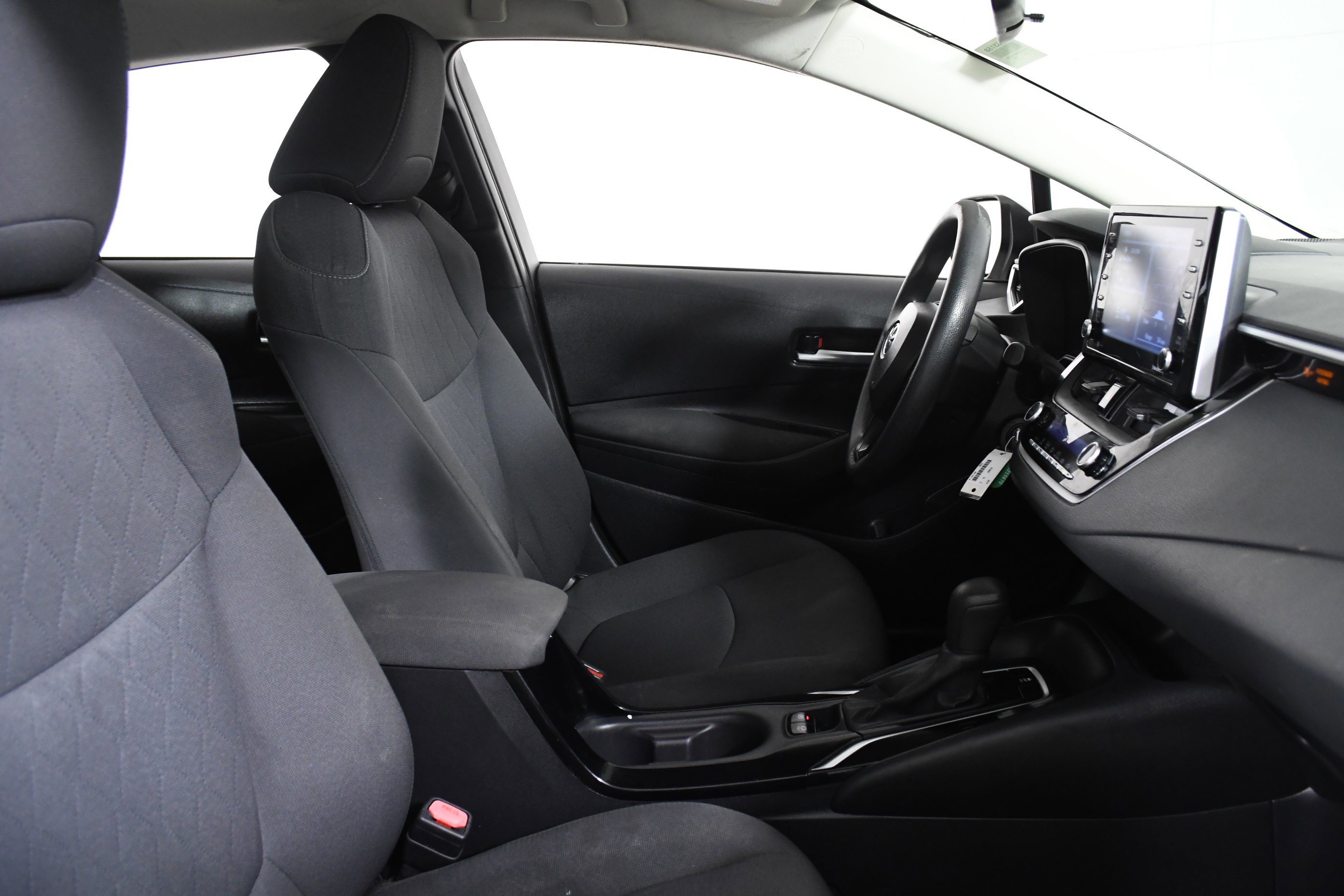 Used 2021 Toyota Corolla LE image 26