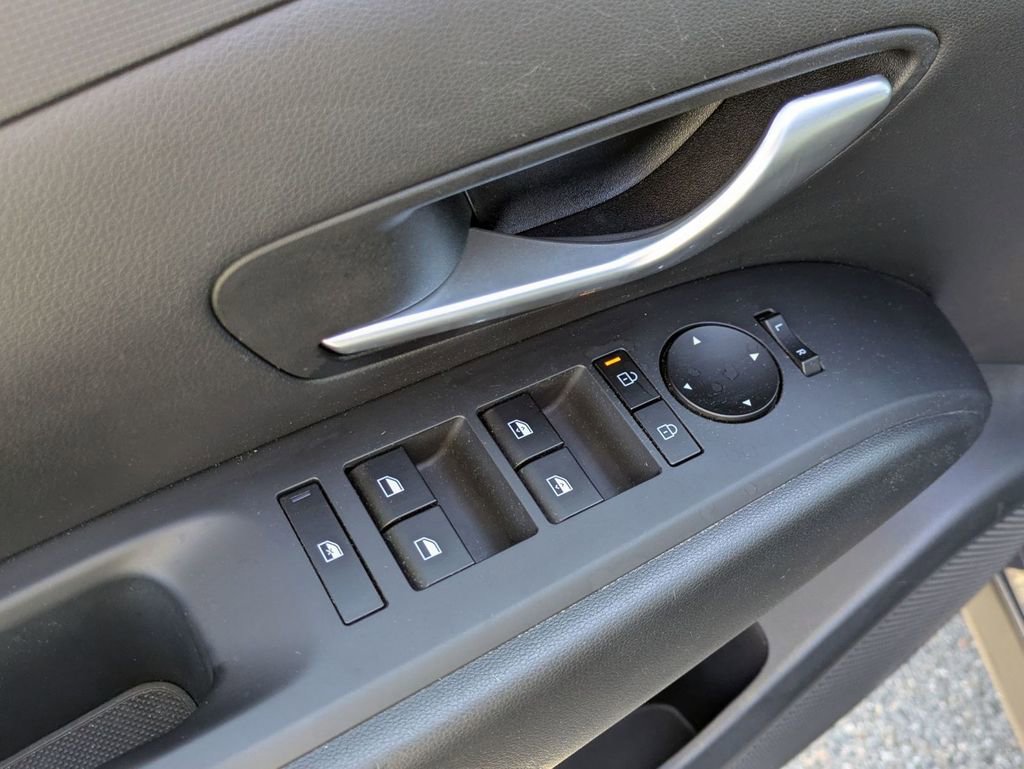 Certified 2025 Hyundai Tucson SEL image 12