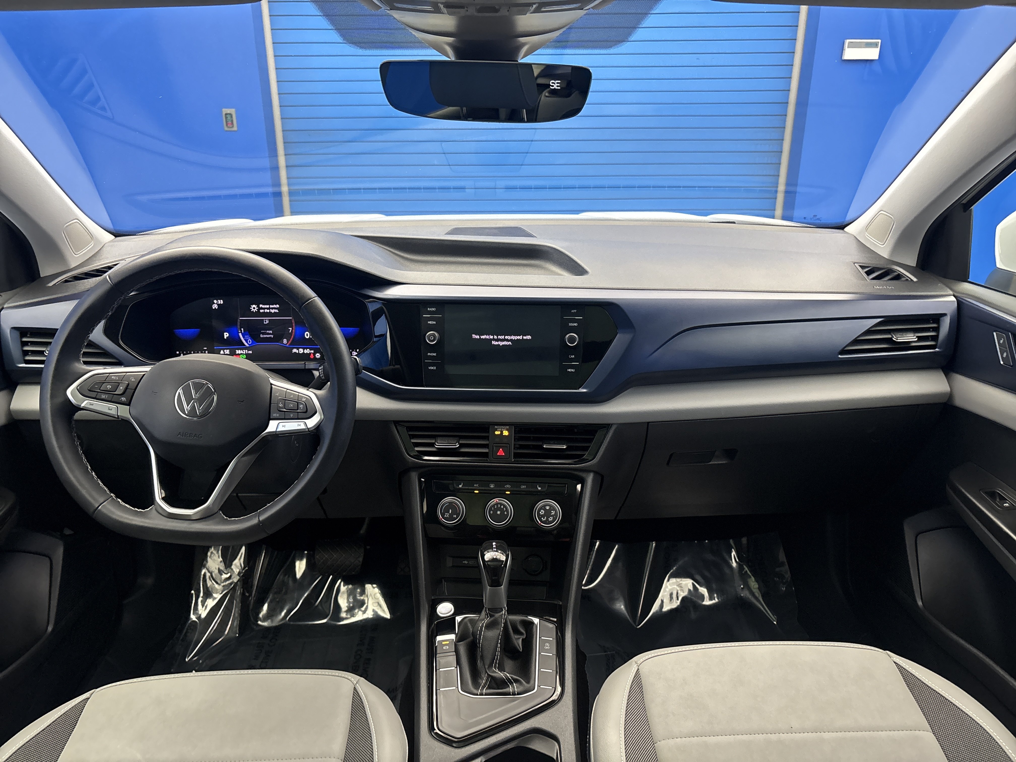 Certified 2023 Volkswagen Taos SE w/ Panoramic Sunroof Package FWD image 27
