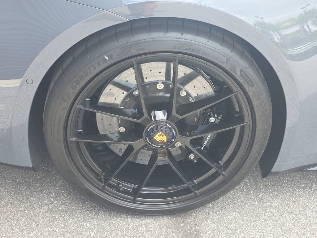Certified 2025 Porsche 911 Carrera 4 GTS AWD/4WD image 14