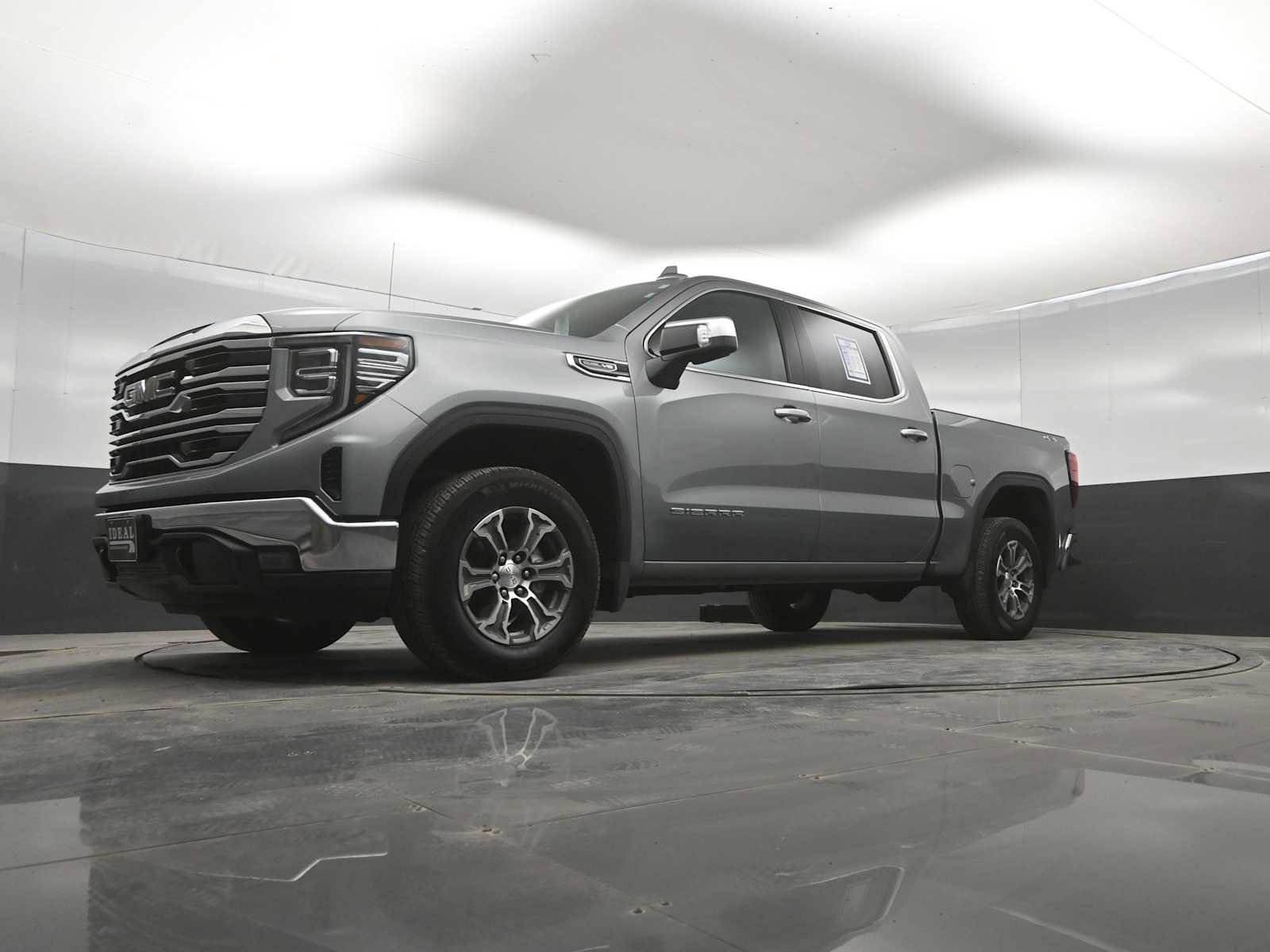 Used 2026 GMC Sierra 1500 SLT AWD/4WD image 41