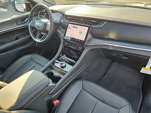 New 2025 Jeep Grand Cherokee L Limited w/ Black Appearance Package image 15
