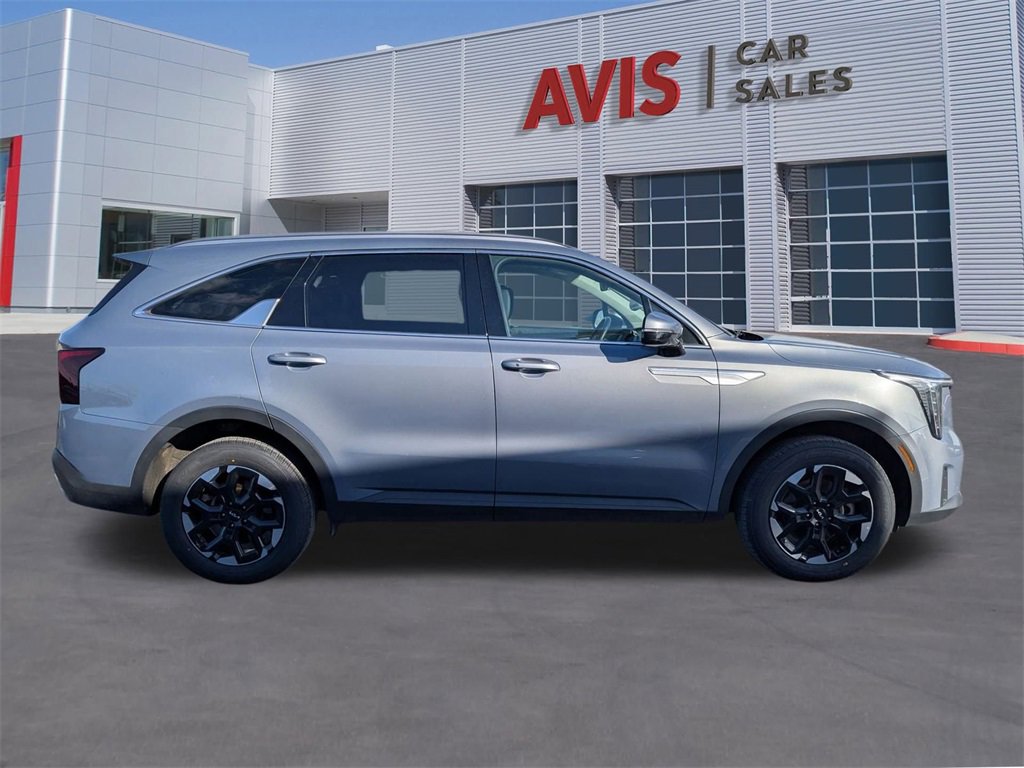 Used 2024 Kia Sorento S image 7