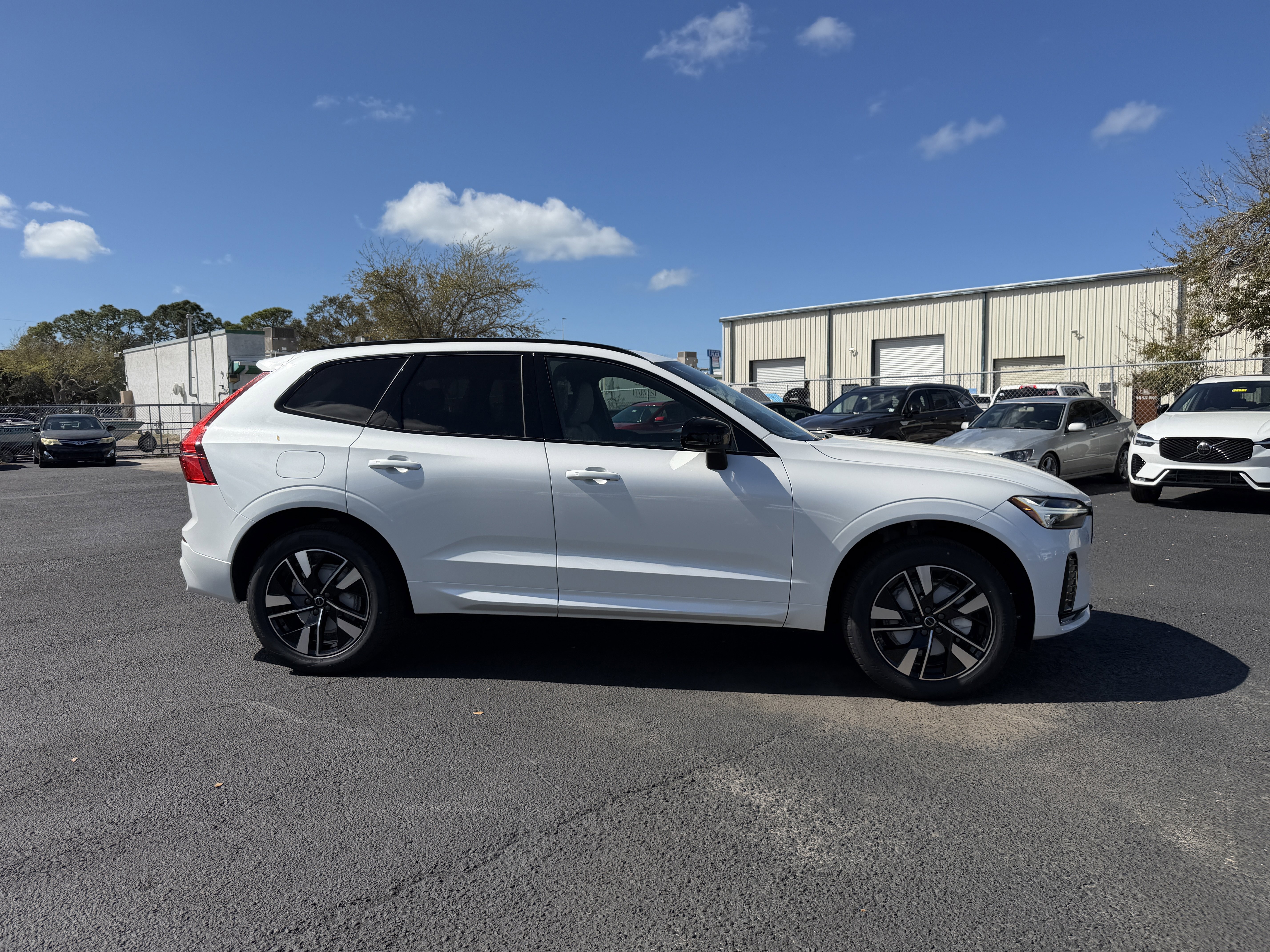 New 2026 Volvo XC60 B5 Core w/ Protection Package AWD/4WD image 2