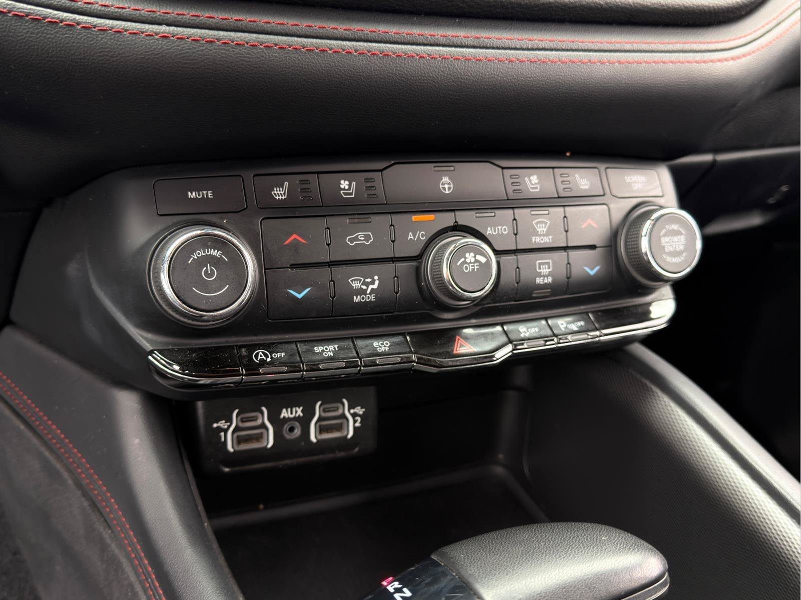 Used 2024 Dodge Durango GT AWD/4WD image 15
