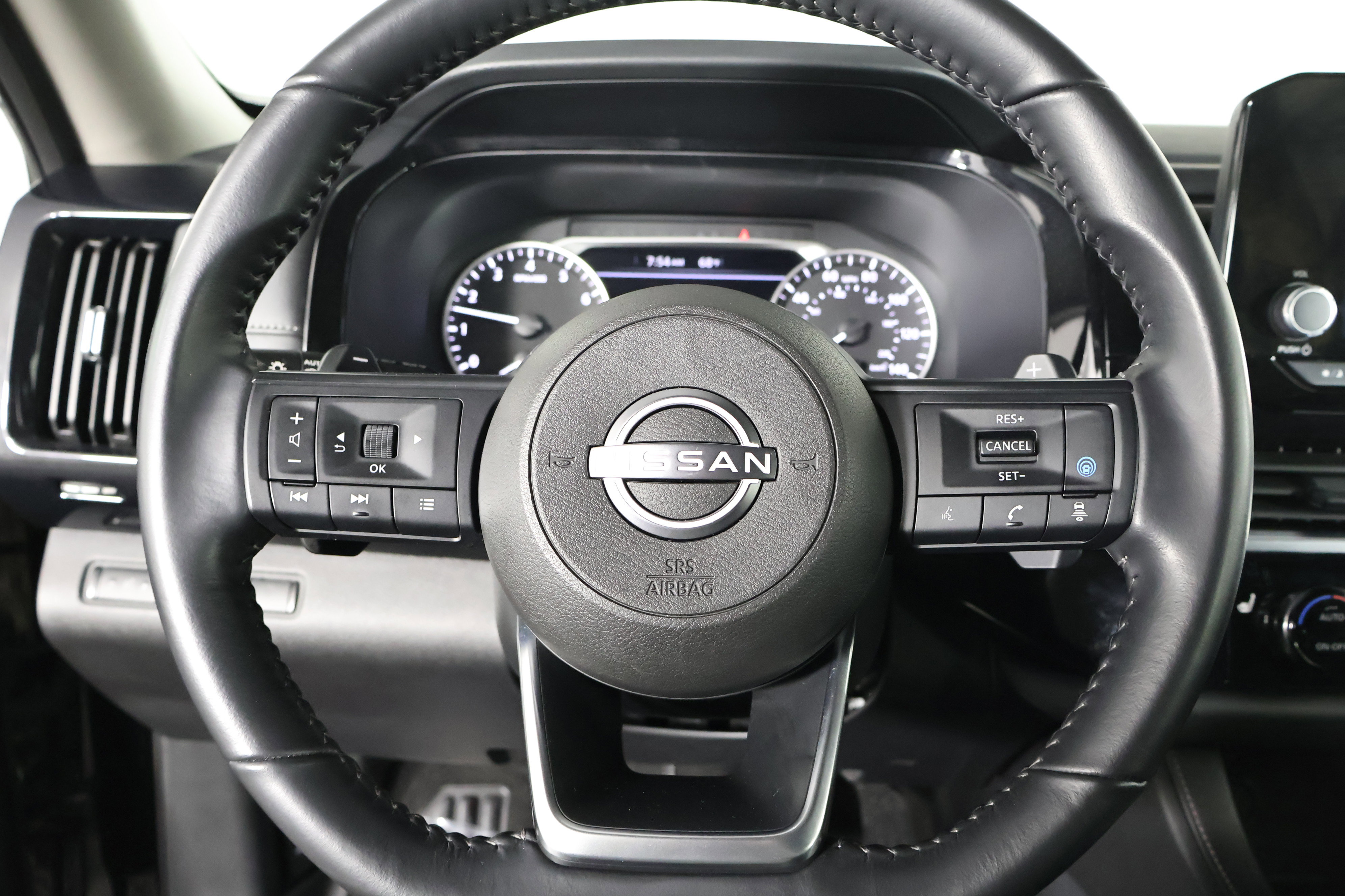 Used 2025 Nissan Pathfinder SV image 20