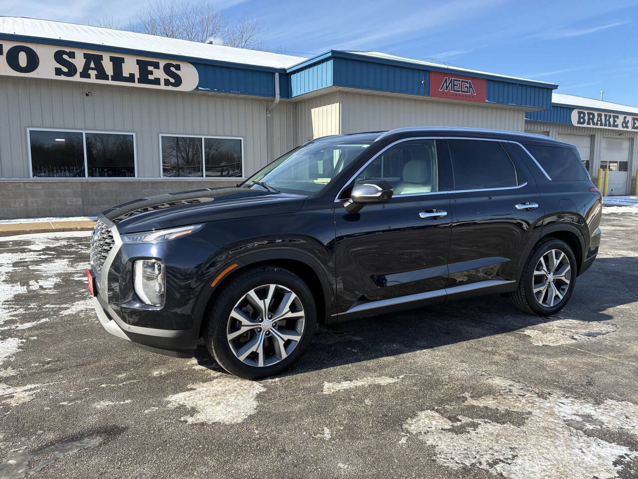 Used 2021 Hyundai Palisade SEL w/ Premium Package image 3