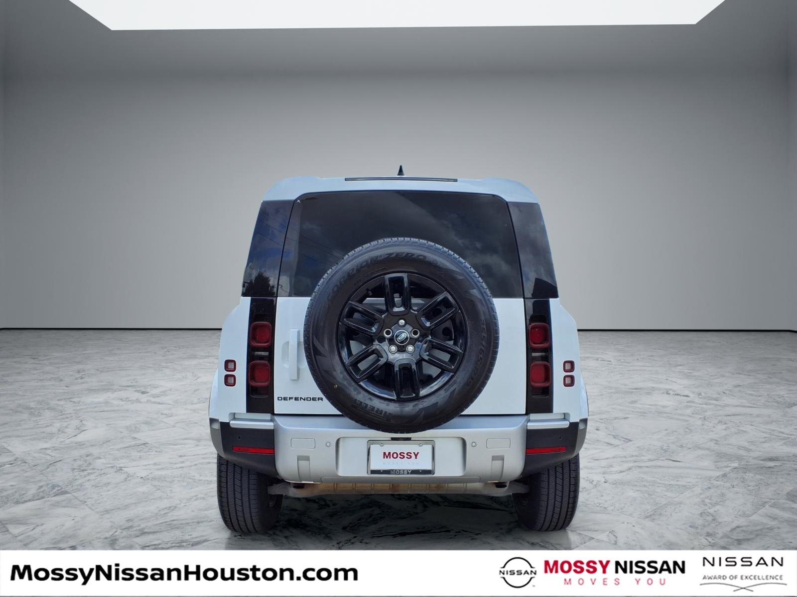 Used 2025 Land Rover Defender 110 S image 6