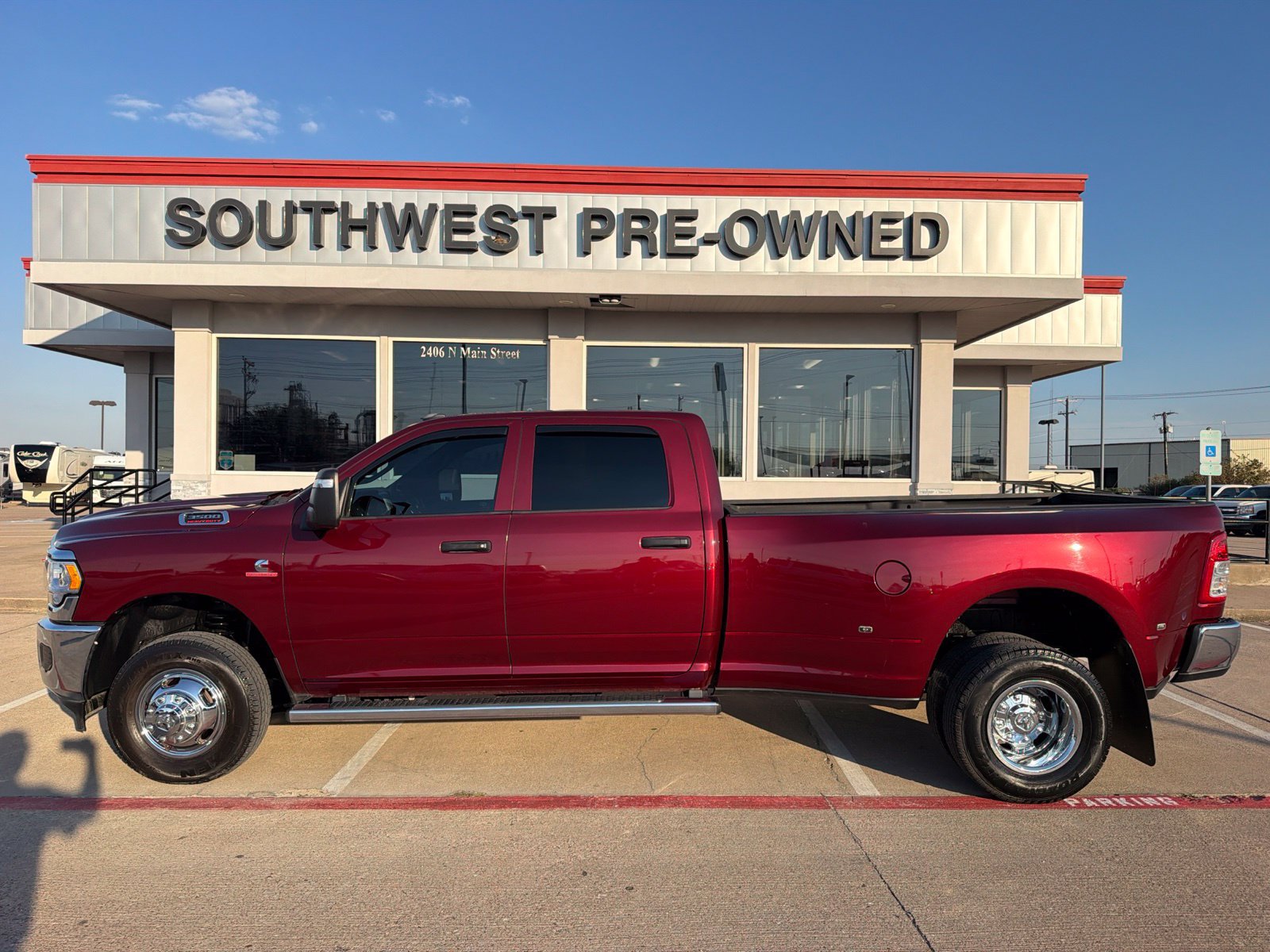 Used 2024 RAM 3500 Tradesman w/ Chrome Appearance Group AWD/4WD image 8