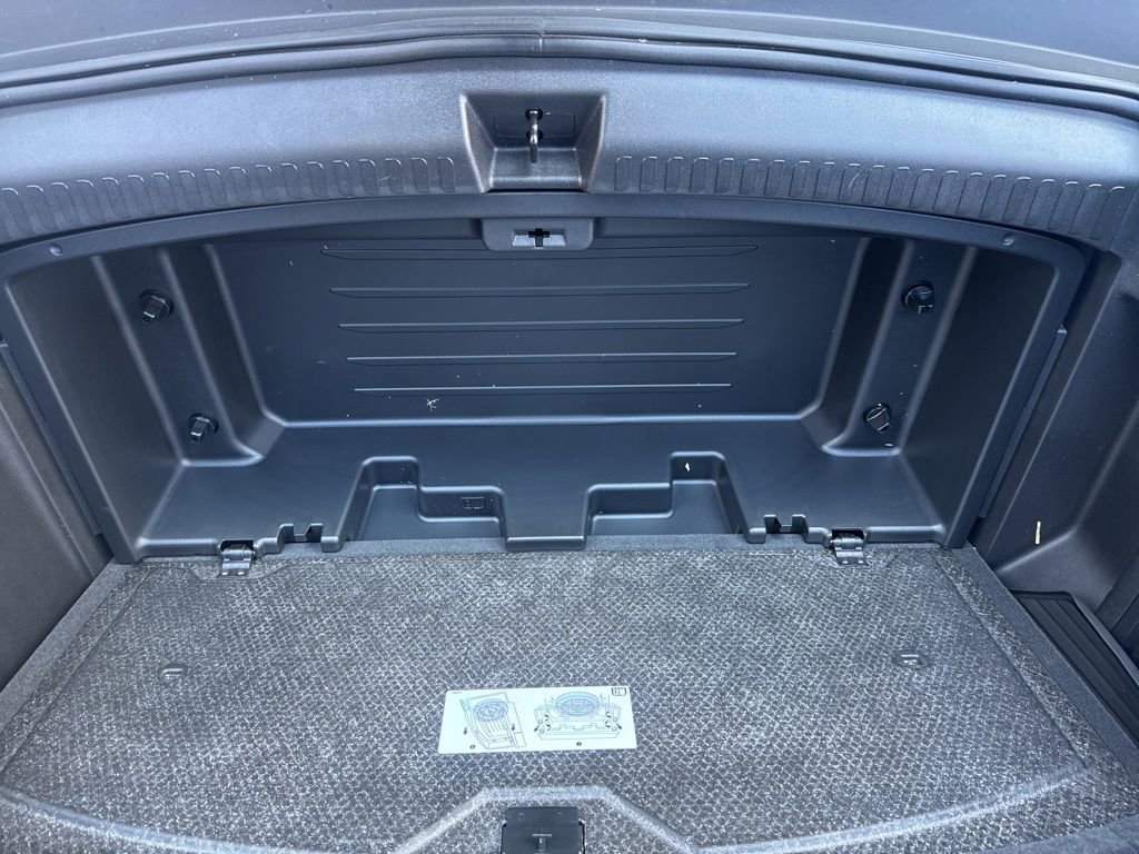 New 2026 Chevrolet Traverse LT w/ Midnight/Sport Edition image 9