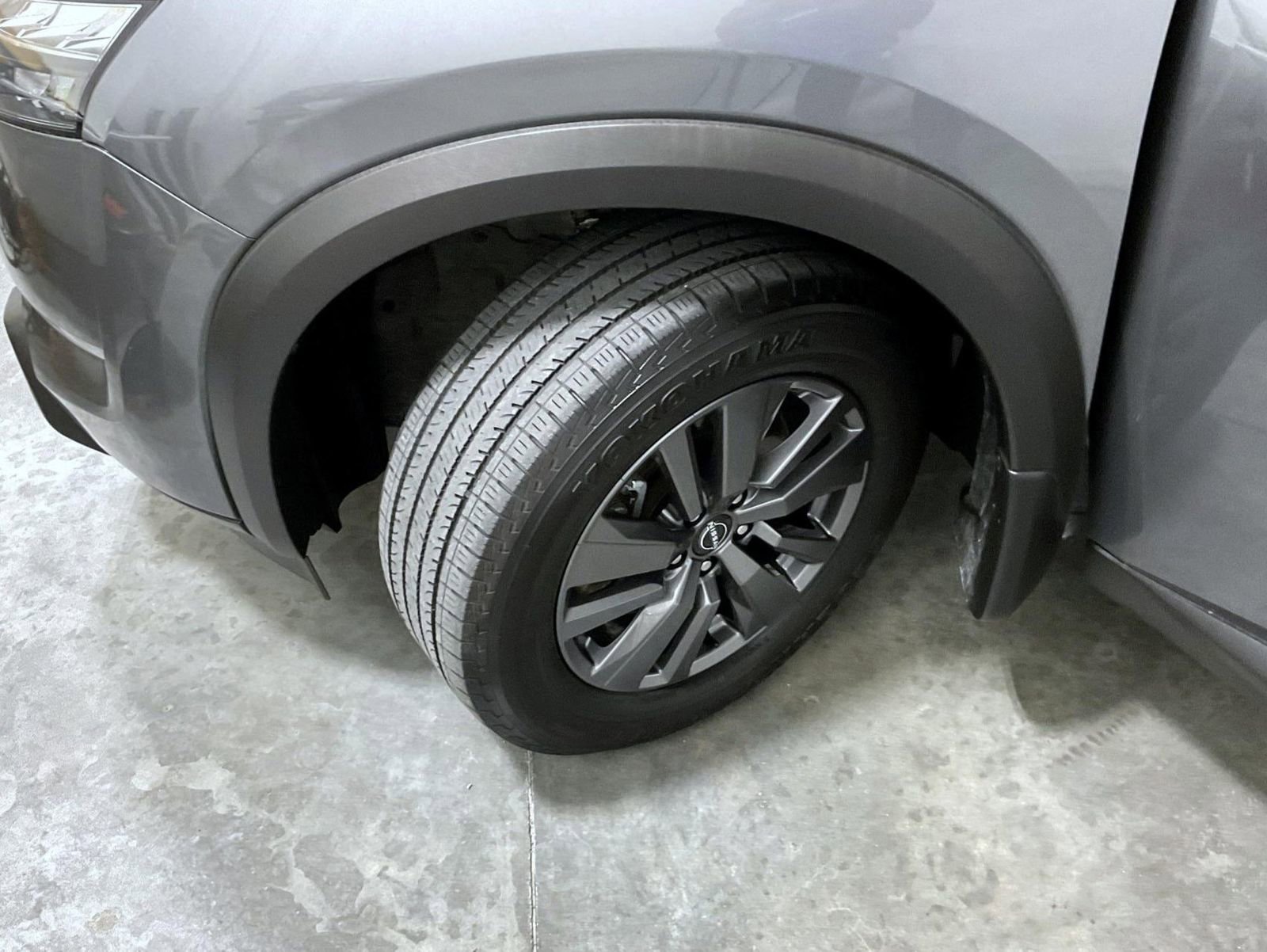 Used 2024 Nissan Pathfinder SV w/ Black Appearance Package AWD/4WD image 26