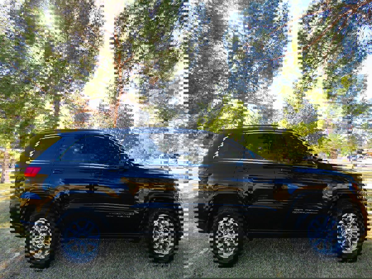 Used 2018 Jeep Grand Cherokee Laredo image 10