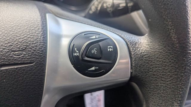 Used 2015 Ford Escape SE FWD image 25