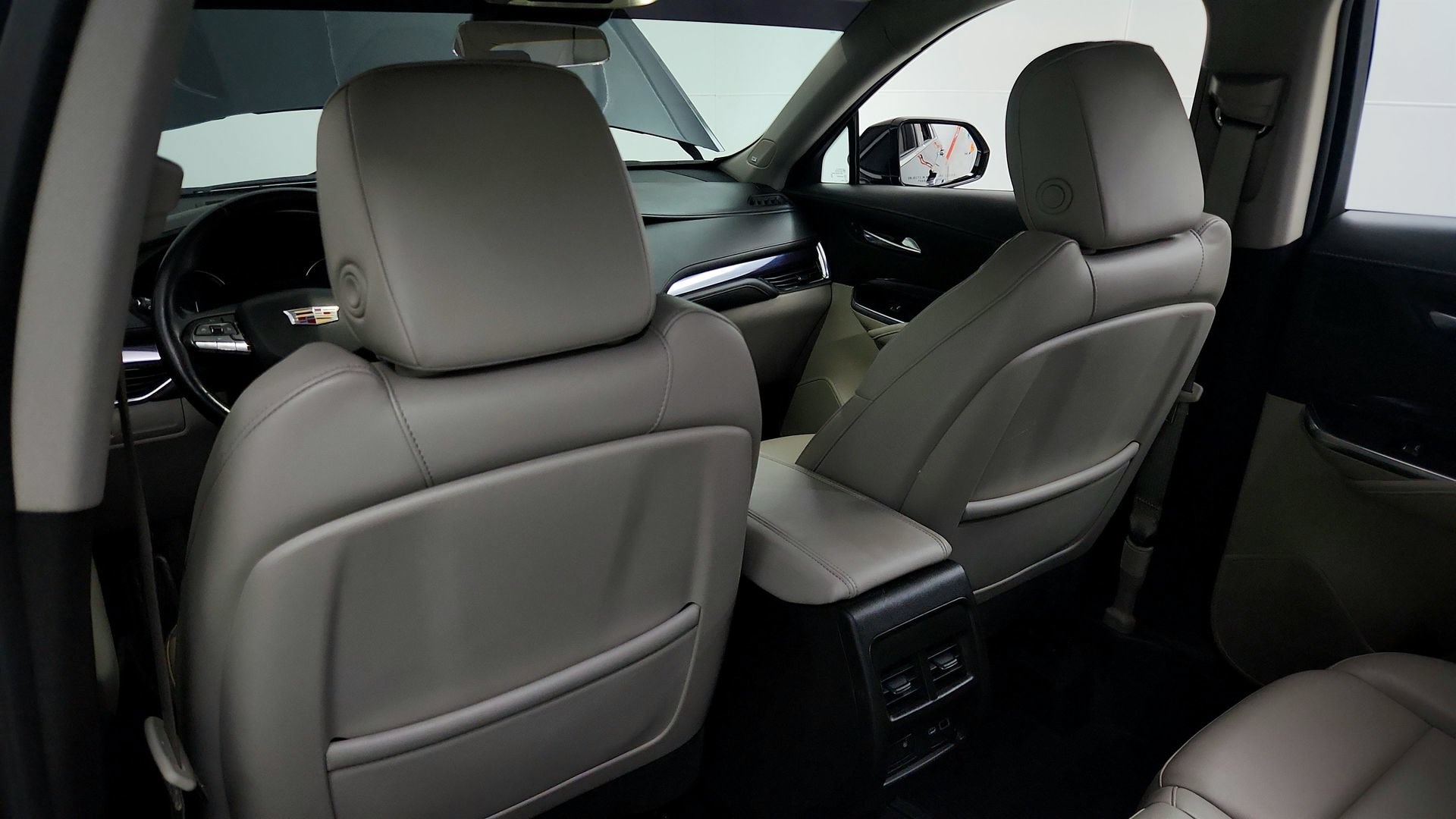 Certified 2023 Cadillac XT4 Luxury w/ Cold Weather Package FWD image 24