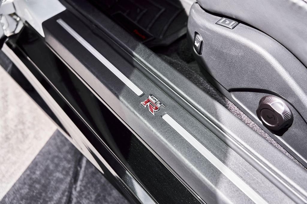 Used 2021 Nissan GT-R Premium image 38