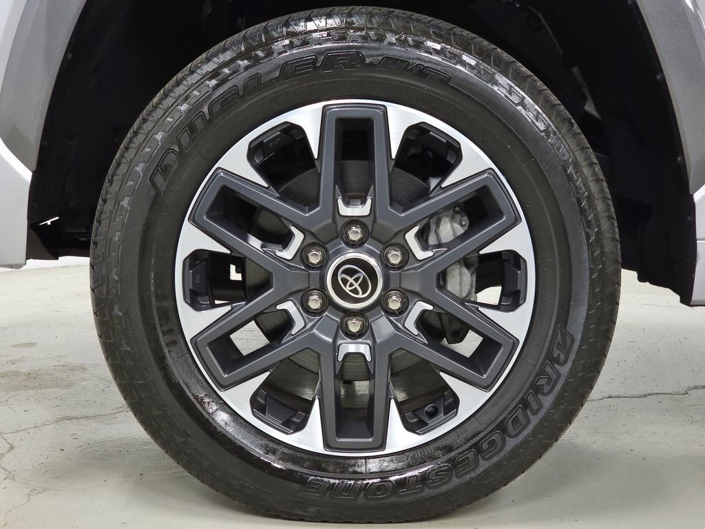 Used 2024 Toyota Tundra Limited AWD/4WD image 13