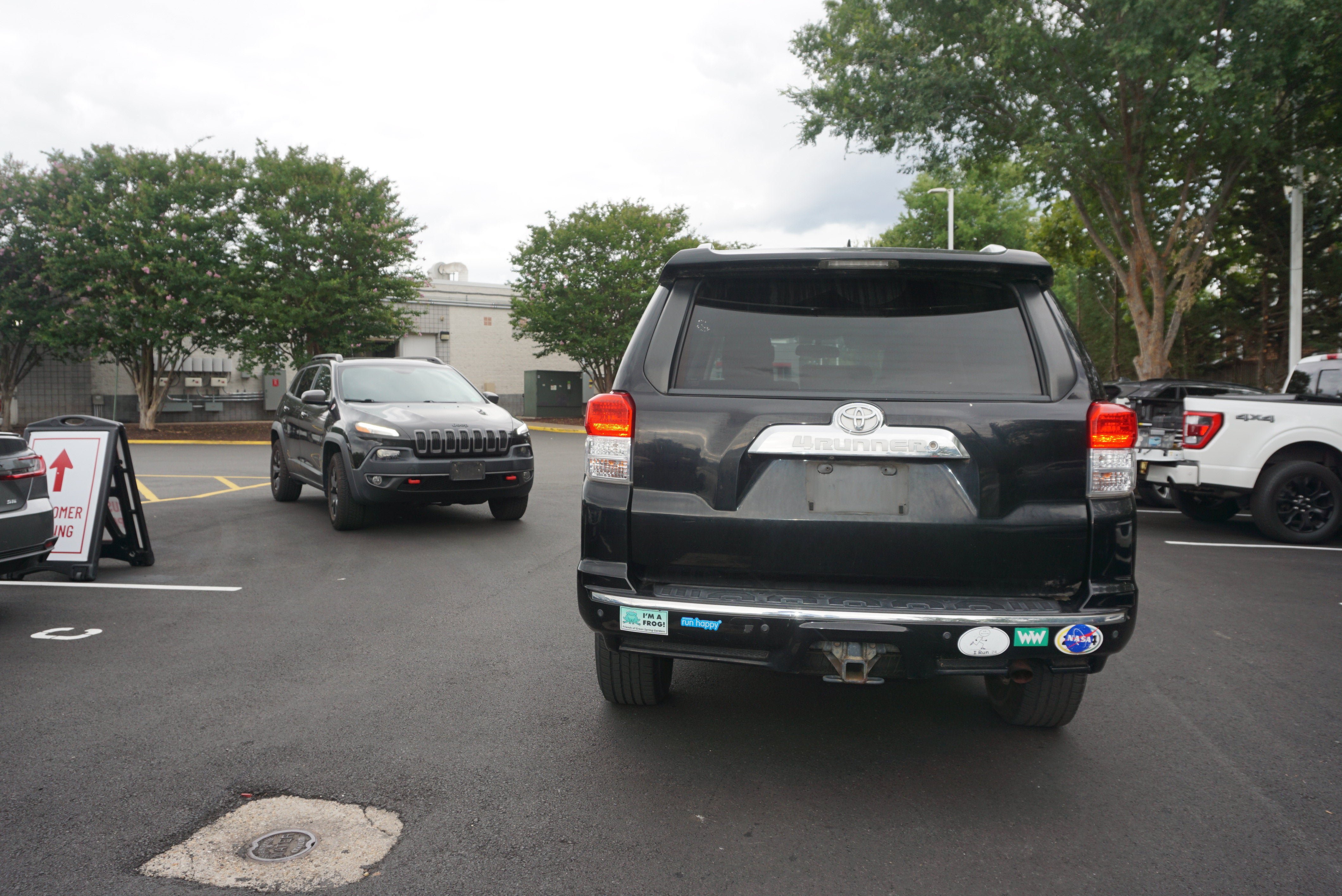 Used 2011 Toyota 4Runner SR5 w/ Premium Pkg w/Leather AWD/4WD image 5
