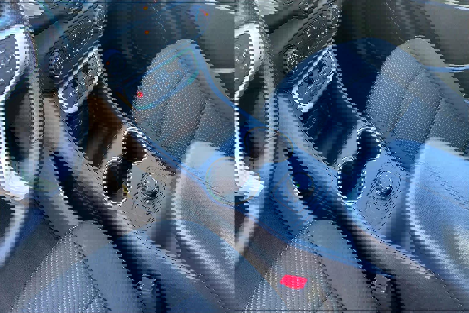 Used 2024 GMC Terrain SLE image 17