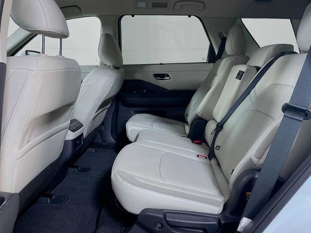 Certified 2025 Nissan Pathfinder SL AWD/4WD image 22