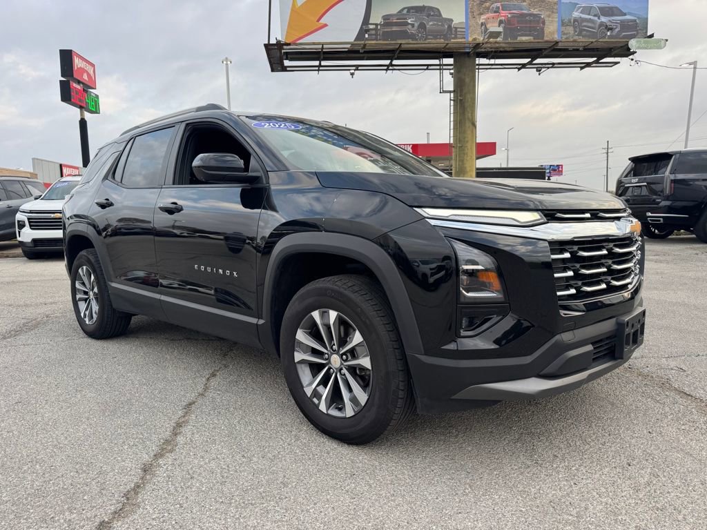 Used 2025 Chevrolet Equinox LT w/ Convenience Package II image 9